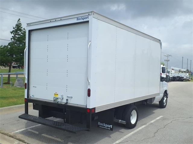 2025 Ford E-350