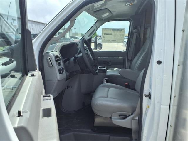 2025 Ford E-350
