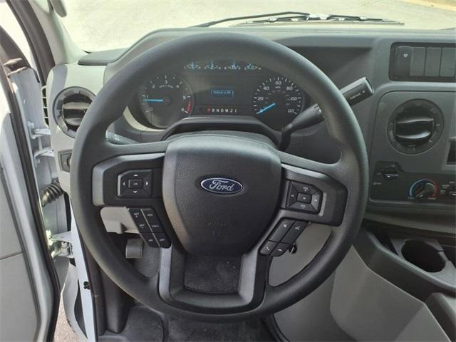2025 Ford E-350