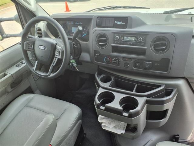2025 Ford E-350