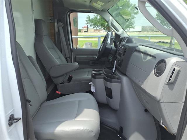 2025 Ford E-350