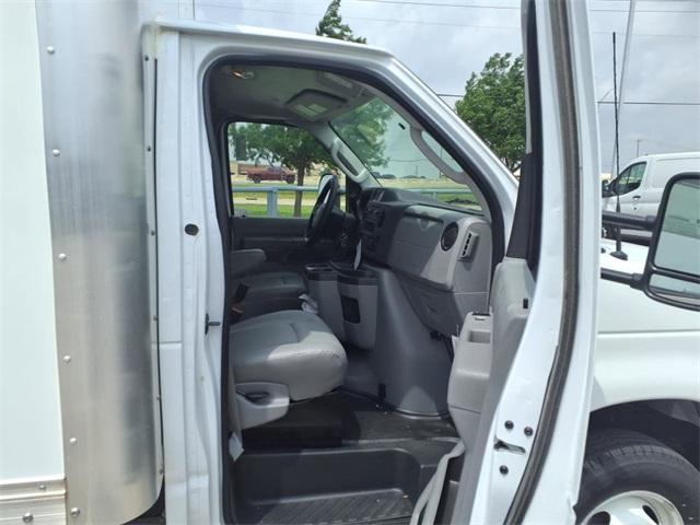 2025 Ford E-350